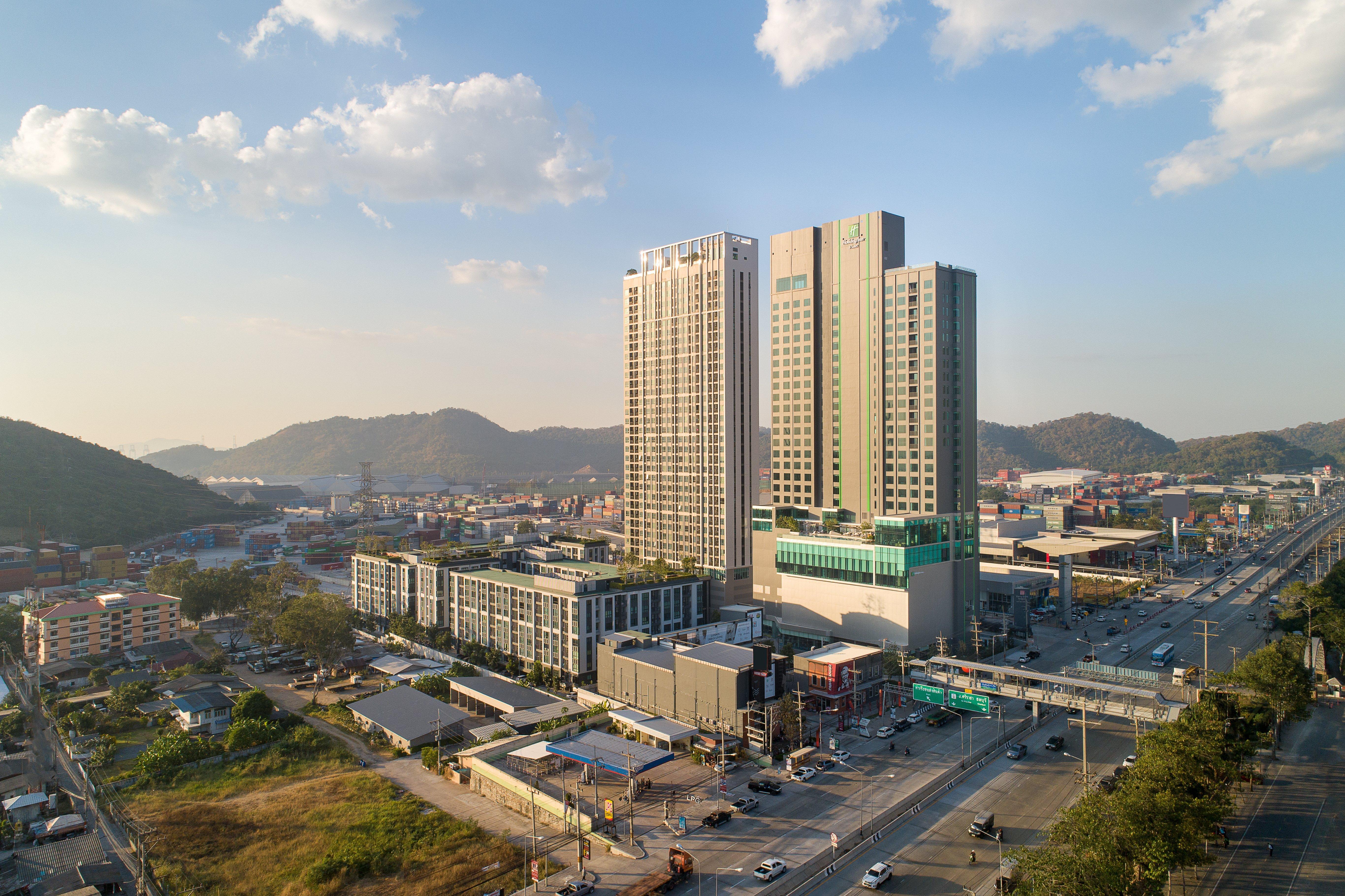 Holiday Inn & Suites Siracha Laemchabang By Ihg Si Racha Exterior photo