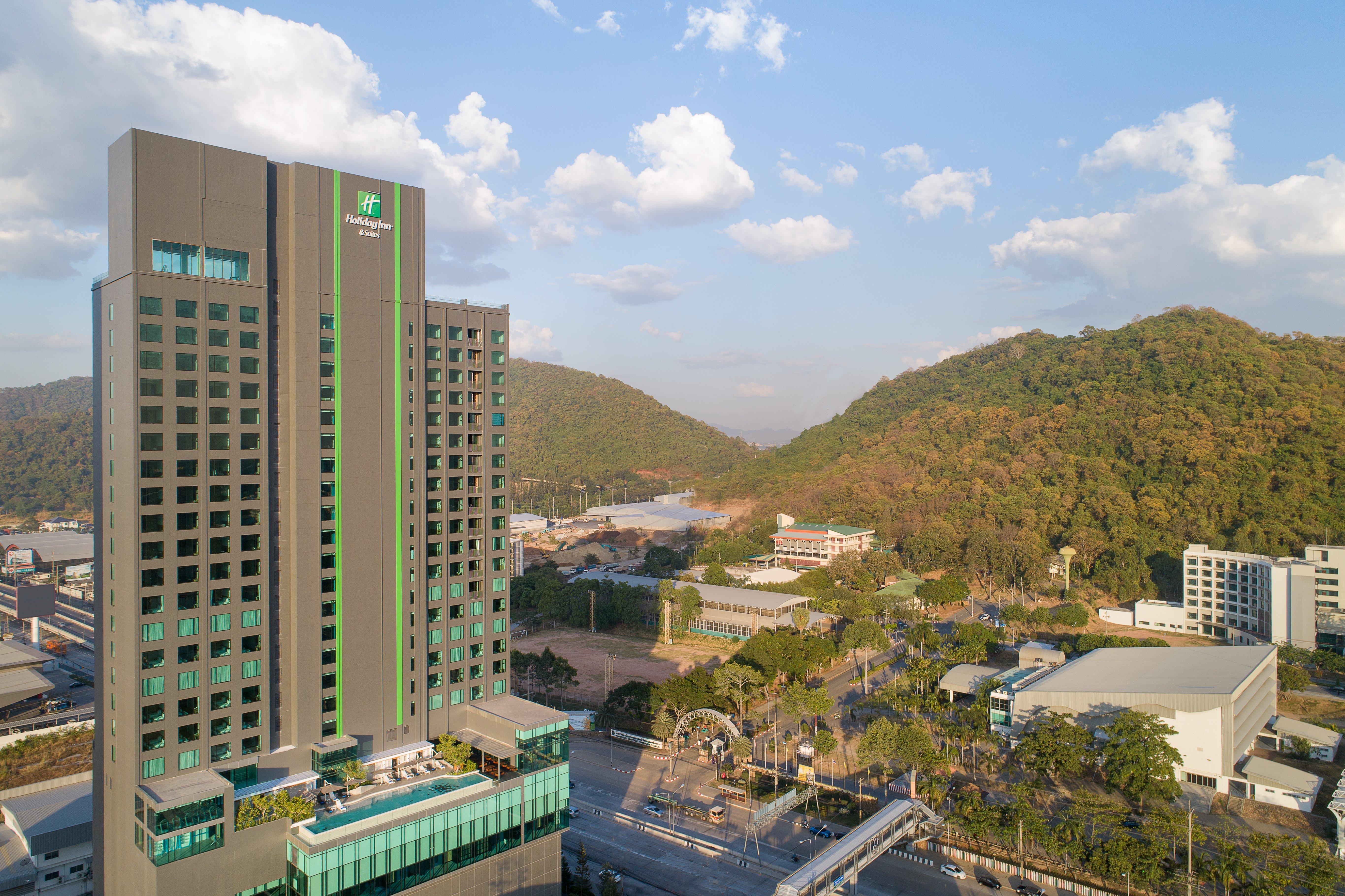 Holiday Inn & Suites Siracha Laemchabang By Ihg Si Racha Exterior photo